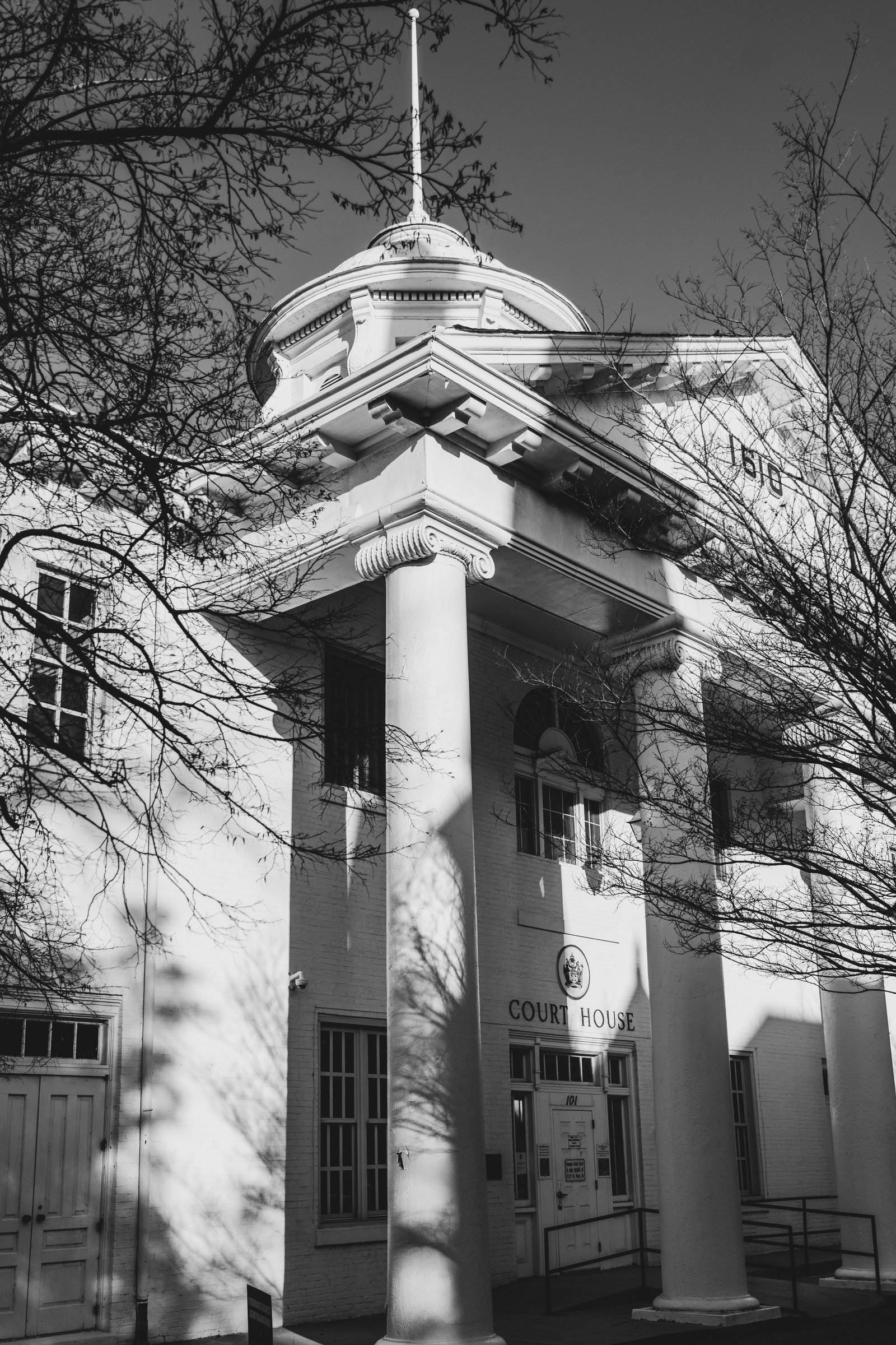 Courthouse building representing corporate governance and legal oversight